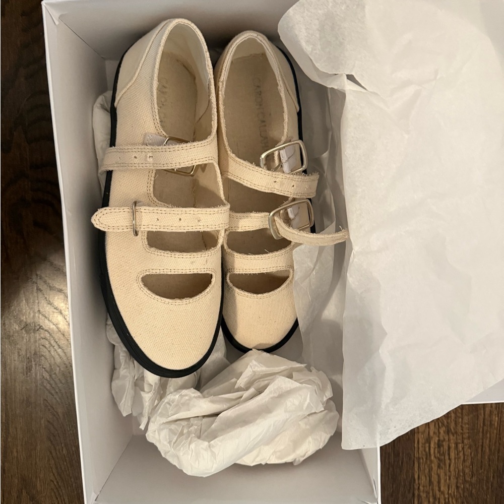 Caron Callahan Simona Sneaker NIB
